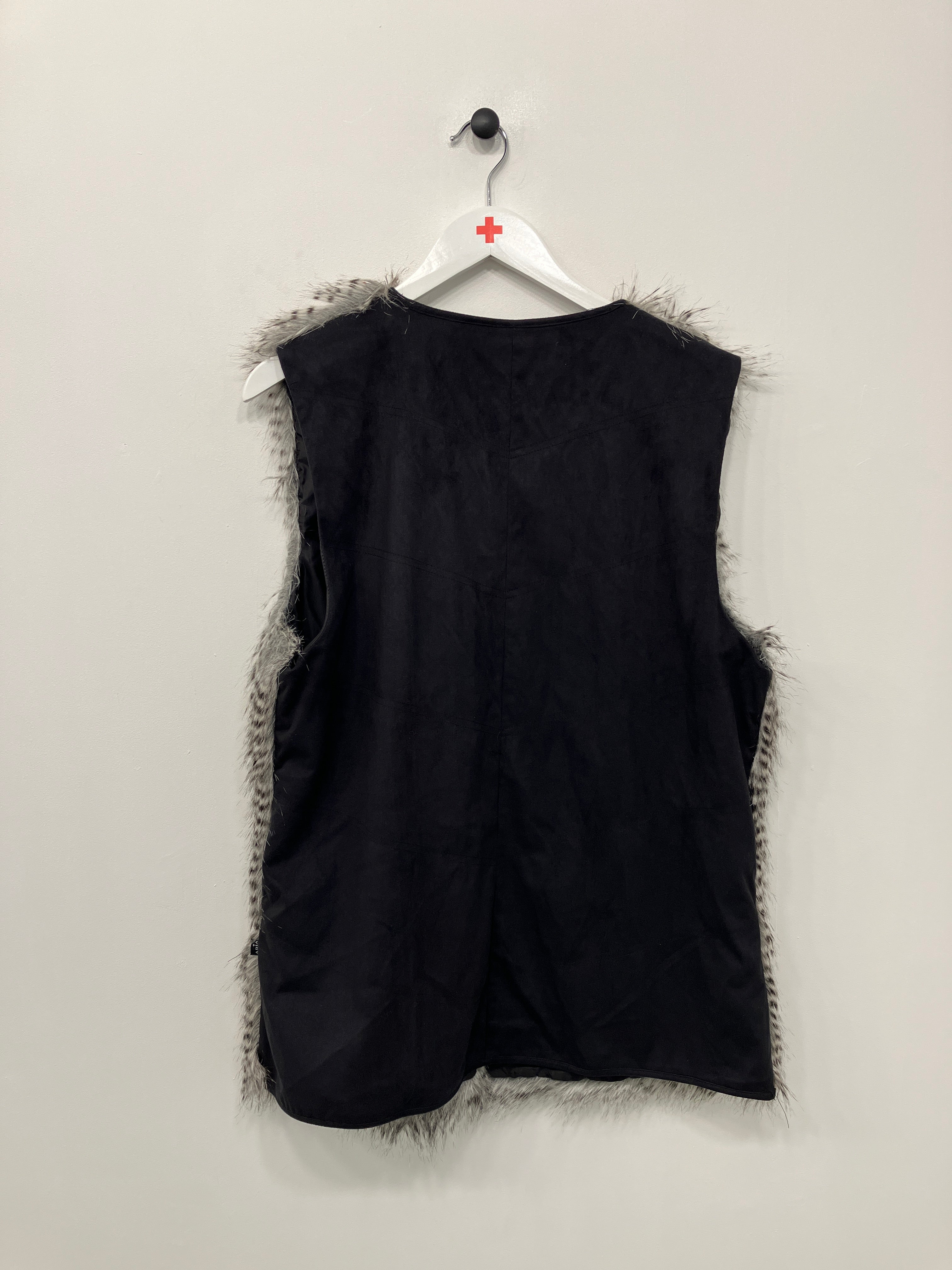 Adia Vest